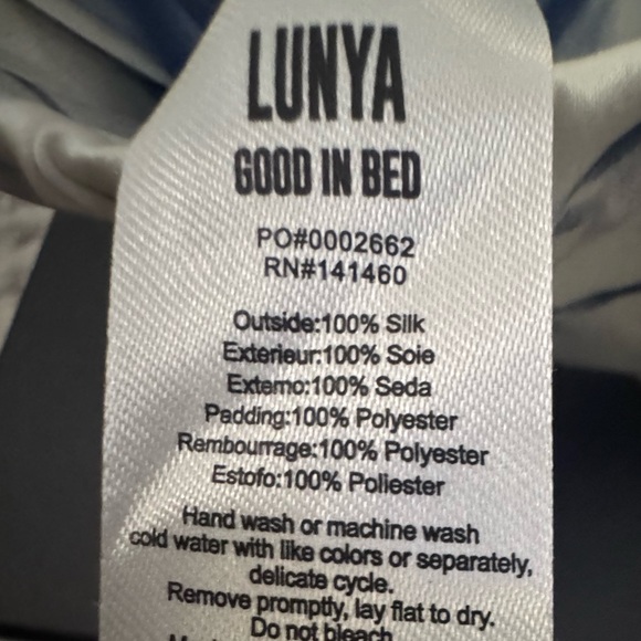 Lunya silk eye mask in Whisper Bloom - Picture 7 of 11